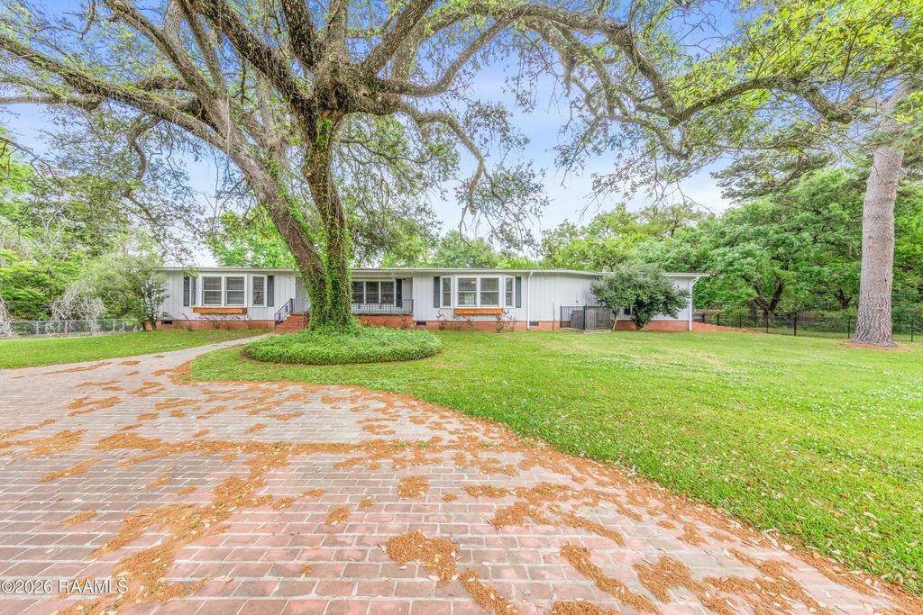 201 Edgewood Drive, Lafayette, LA 70503