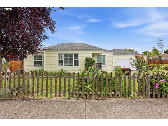 583 17TH St, Springfield, OR 97477