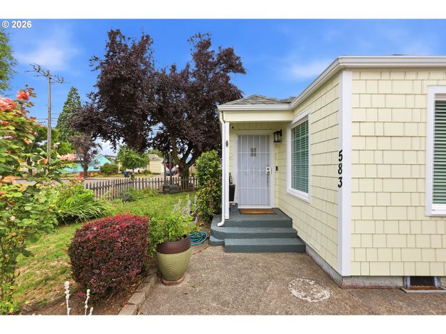 583 17TH St, Springfield, OR 97477