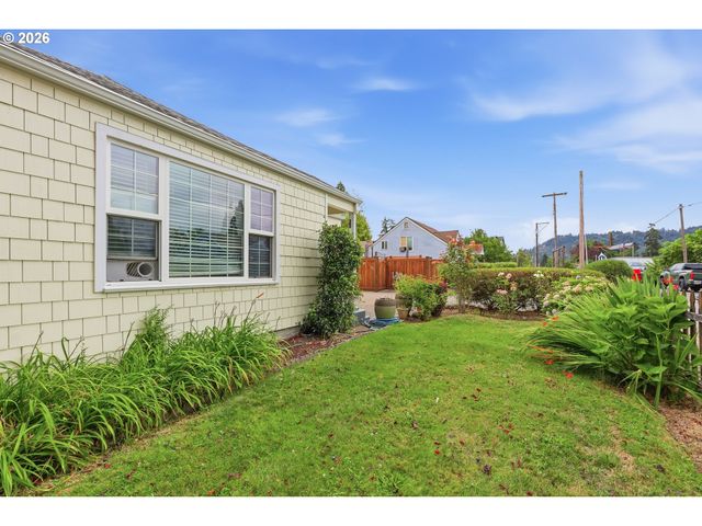 583 17TH St, Springfield, OR 97477