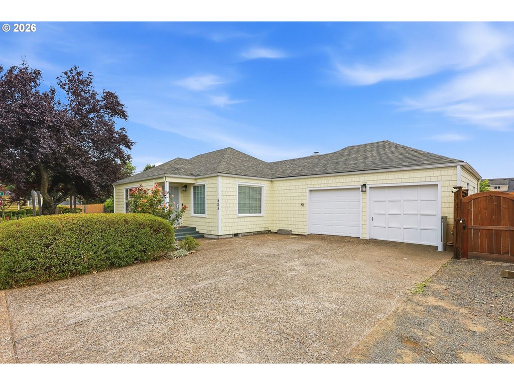 583 17TH St, Springfield, OR 97477