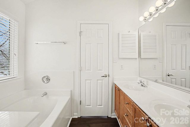 13316 Woodland Farm Drive, Charlotte, NC 28215