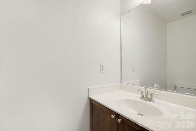 13316 Woodland Farm Drive, Charlotte, NC 28215