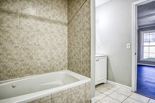 12 Perralena Way, Hot Springs Village, AR 71909