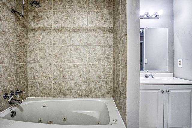 12 Perralena Way, Hot Springs Village, AR 71909