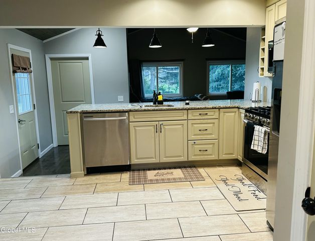 3219 Williams Street, Rotterdam, NY 12306