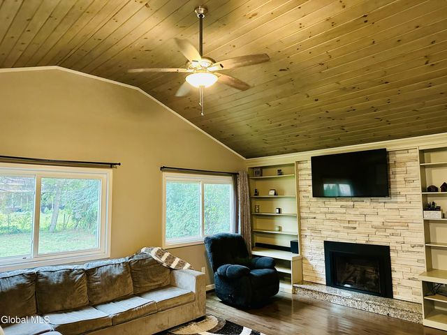 3219 Williams Street, Rotterdam, NY 12306