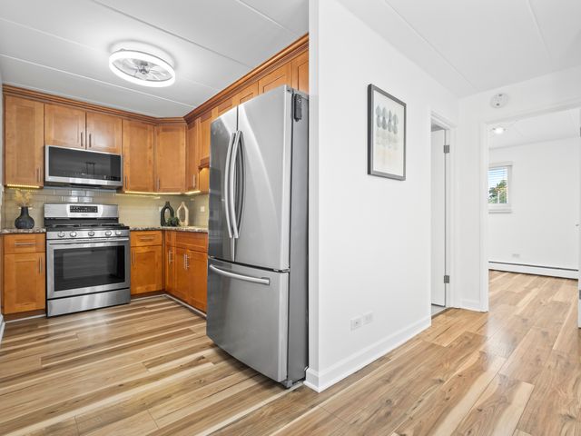 2521 N Thatcher Avenue 2i, River Grove, IL 60171