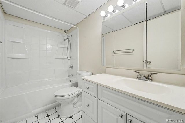 2150 S Vaughn Way 204D, Aurora, CO 80014