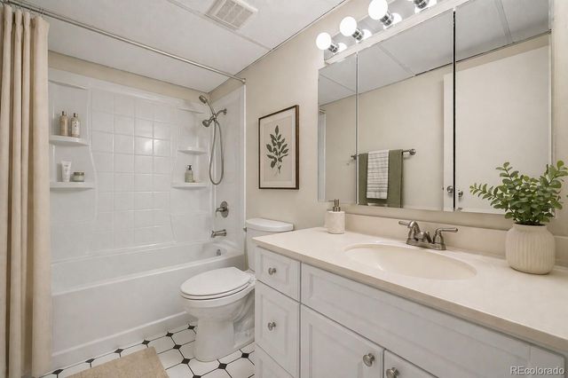 2150 S Vaughn Way 204D, Aurora, CO 80014