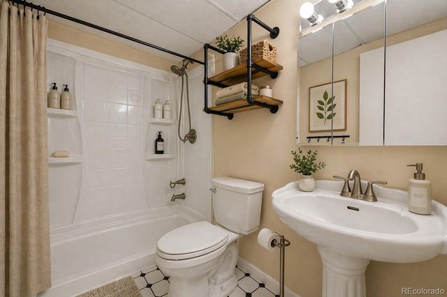 2150 S Vaughn Way 204D, Aurora, CO 80014