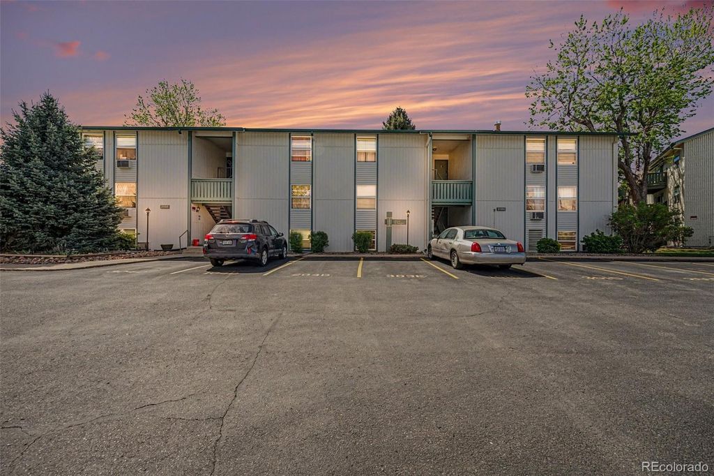 2150 S Vaughn Way 204D, Aurora, CO 80014