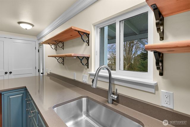 15393 Dewey Crest Lane, Anacortes, WA 98221