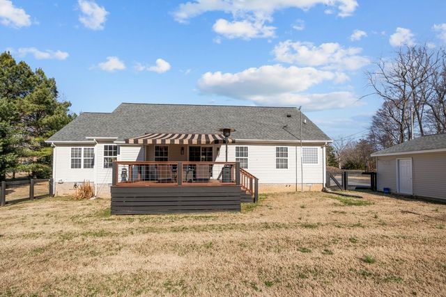 111 Contrary Rd, Burns, TN 37029