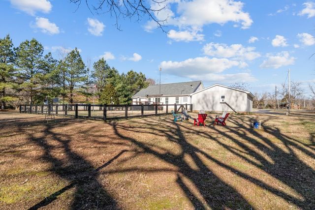 111 Contrary Rd, Burns, TN 37029