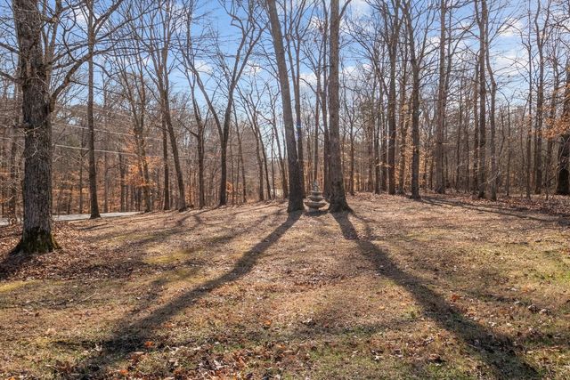 111 Contrary Rd, Burns, TN 37029