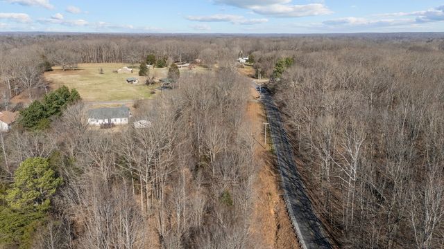 111 Contrary Rd, Burns, TN 37029