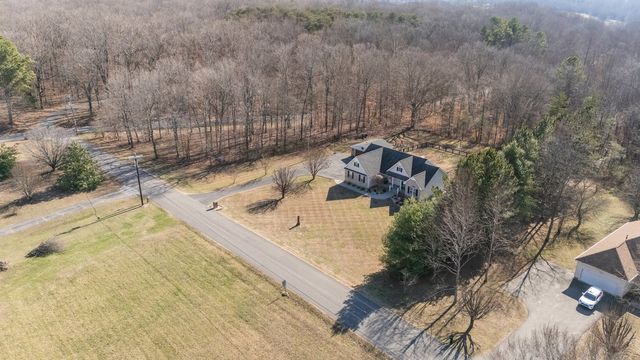 111 Contrary Rd, Burns, TN 37029