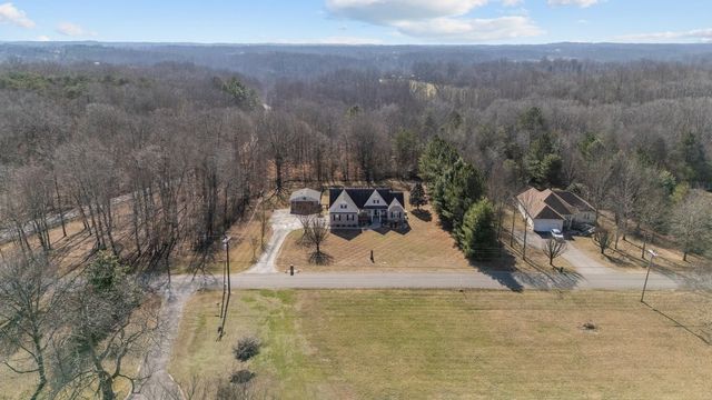 111 Contrary Rd, Burns, TN 37029