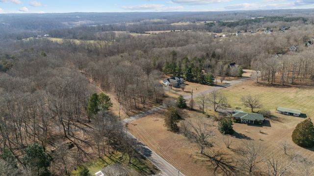 111 Contrary Rd, Burns, TN 37029