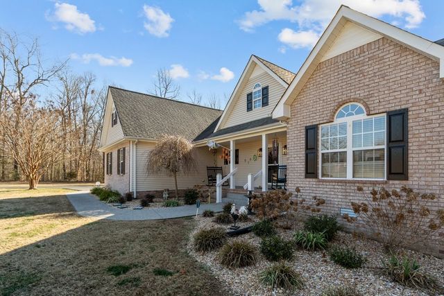 111 Contrary Rd, Burns, TN 37029