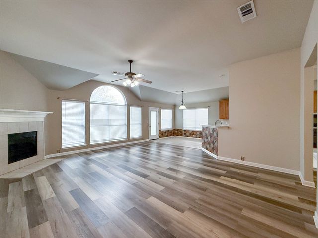 6908 Hayling Way, Denton, TX 76210