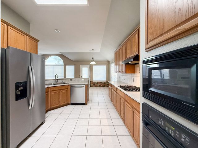 6908 Hayling Way, Denton, TX 76210