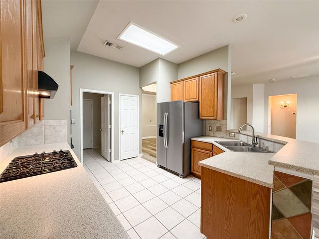 6908 Hayling Way, Denton, TX 76210