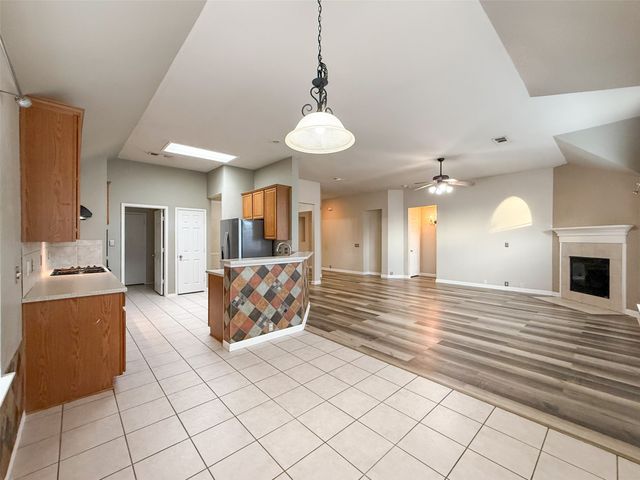 6908 Hayling Way, Denton, TX 76210