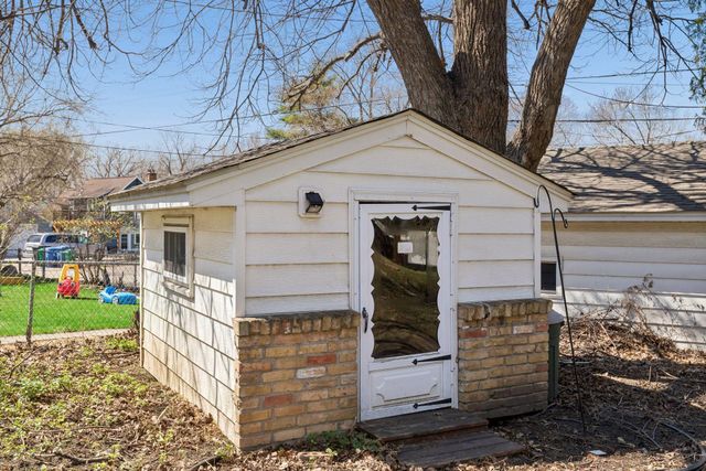 5900 Colfax Avenue S, Minneapolis, MN 55419