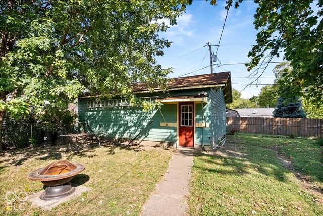 11822 Center Street, Indianapolis, IN 46236