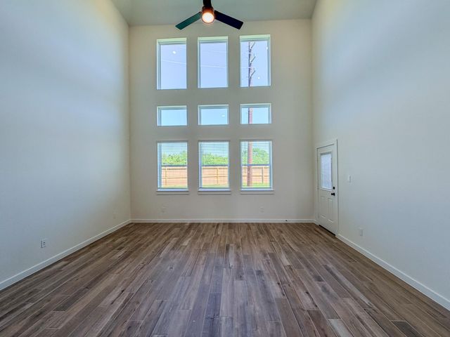 6215 Royal Palm Drive, Manvel, TX 77578