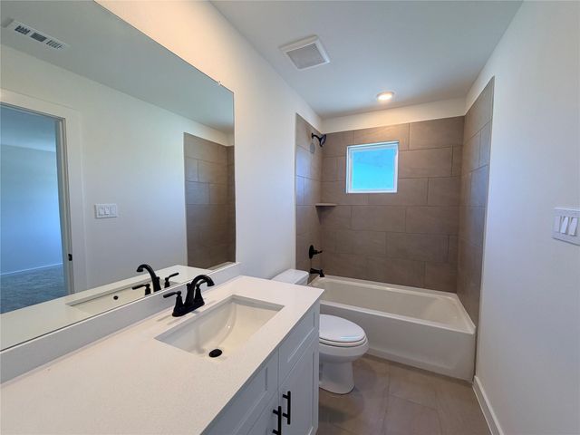6215 Royal Palm Drive, Manvel, TX 77578