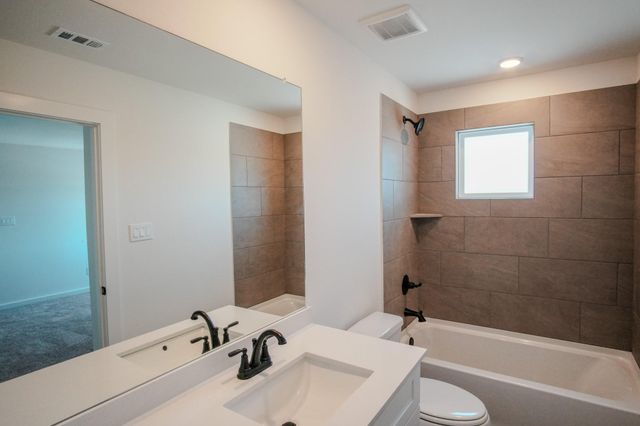 6215 Royal Palm Drive, Manvel, TX 77578