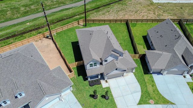 6215 Royal Palm Drive, Manvel, TX 77578