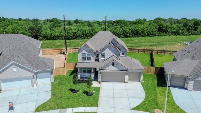 6215 Royal Palm Drive, Manvel, TX 77578
