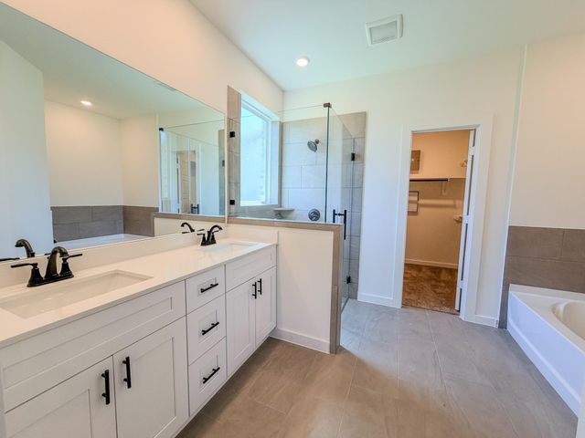 6215 Royal Palm Drive, Manvel, TX 77578