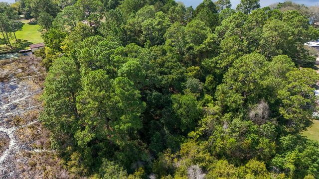 Lot 6 Lake Court, Defuniak Springs, FL 32433