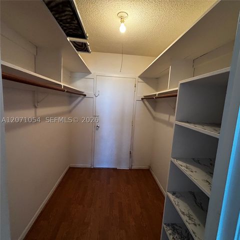 2500 NE 48th Ln 806, Fort Lauderdale, FL 33308