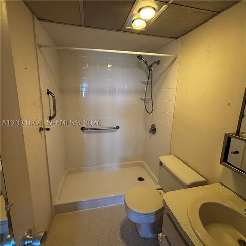2500 NE 48th Ln 806, Fort Lauderdale, FL 33308