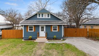 513 W Lamar Street, Alvord, TX 76225