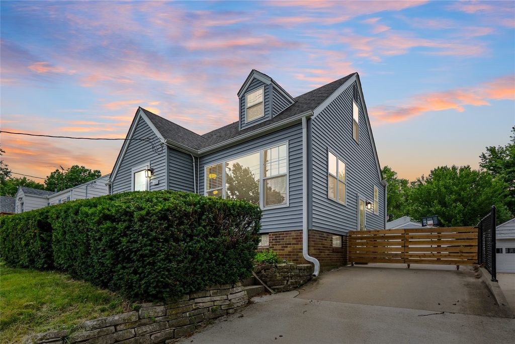 3423 Washington Avenue, Des Moines, IA 50310