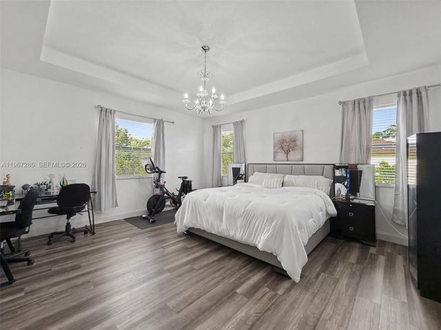 16673 SW 44th St, Miami, FL 33185