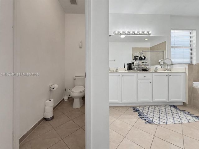 16673 SW 44th St, Miami, FL 33185