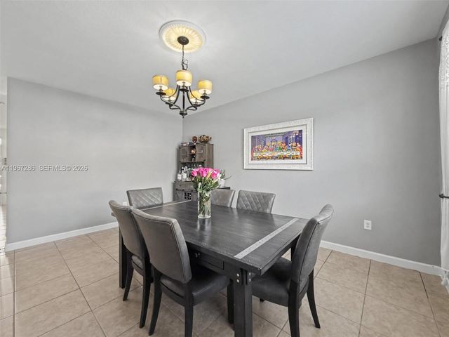 16673 SW 44th St, Miami, FL 33185