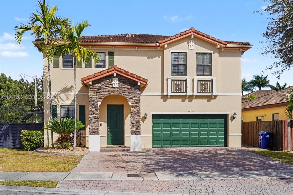 16673 SW 44th St, Miami, FL 33185