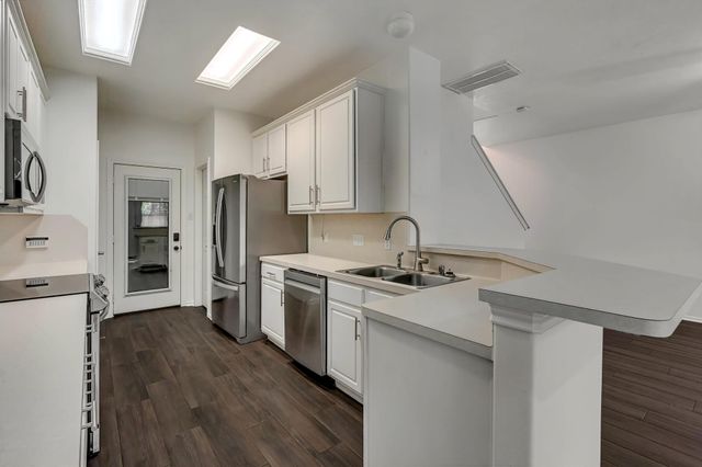 209 E Summerhaze Circle, Spring, TX 77382