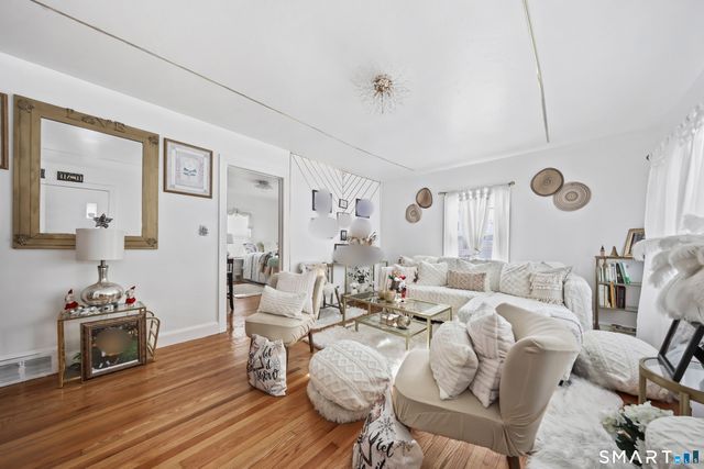 17 Rosedale Avenue, Waterbury, CT 06705