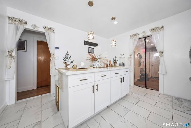 17 Rosedale Avenue, Waterbury, CT 06705