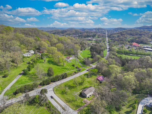 7635 Charlotte Pike Unit B, Nashville, TN 37209